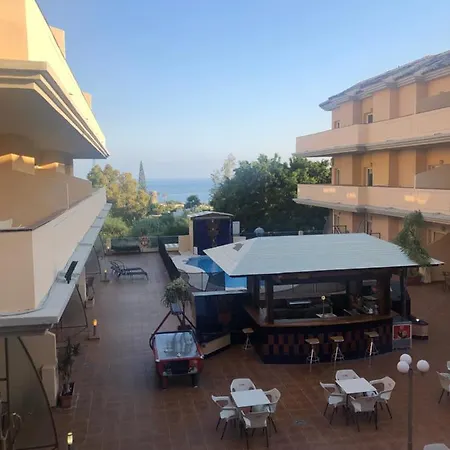 Vista De Rey Aparthotel 3*