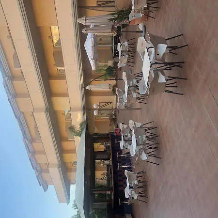 Vista De Rey Aparthotel 3*